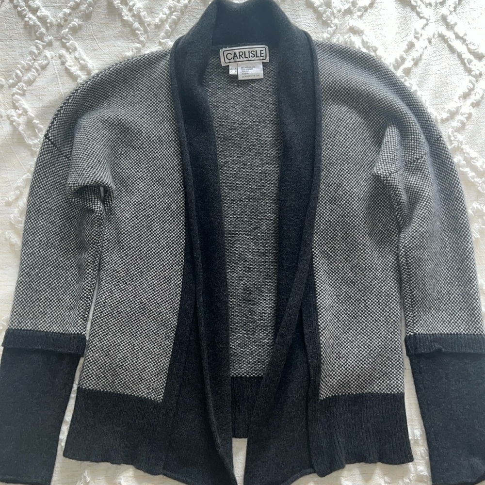 Carlisle gray cardigan size M